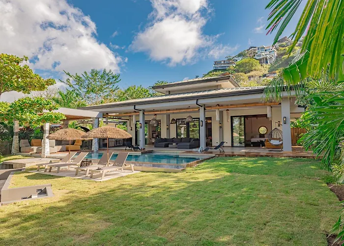 Casa Miyali Lakefront With Infinity Pool Tamarindo
