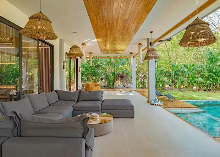 Villa Casa Miyali Lakefront With Infinity Pool *