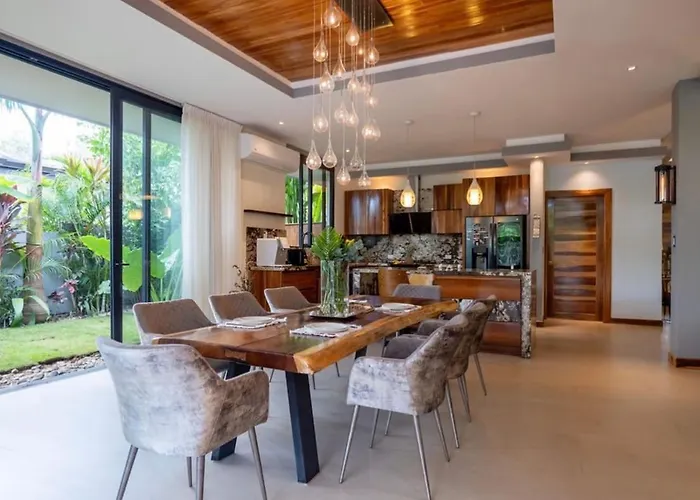 Casa Miyali Lakefront With Infinity Pool Villa *