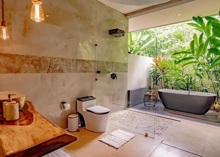 Casa Miyali Lakefront With Infinity Pool Villa *