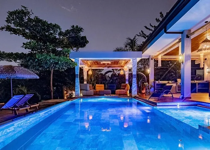 Casa Miyali Lakefront With Infinity Pool Villa *