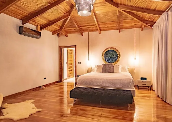 Casa Miyali Lakefront With Infinity Pool Villa