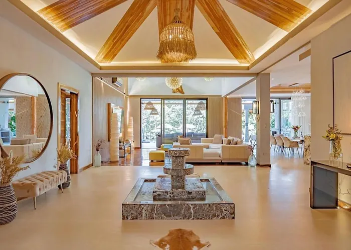Casa Miyali Lakefront With Infinity Pool Villa