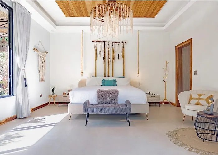 Casa Miyali Lakefront With Infinity Pool * Tamarindo