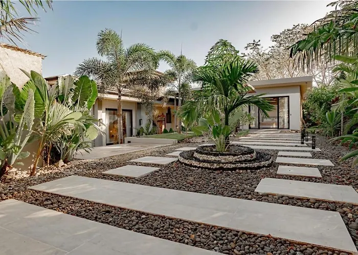 Casa Miyali Lakefront With Infinity Pool Villa