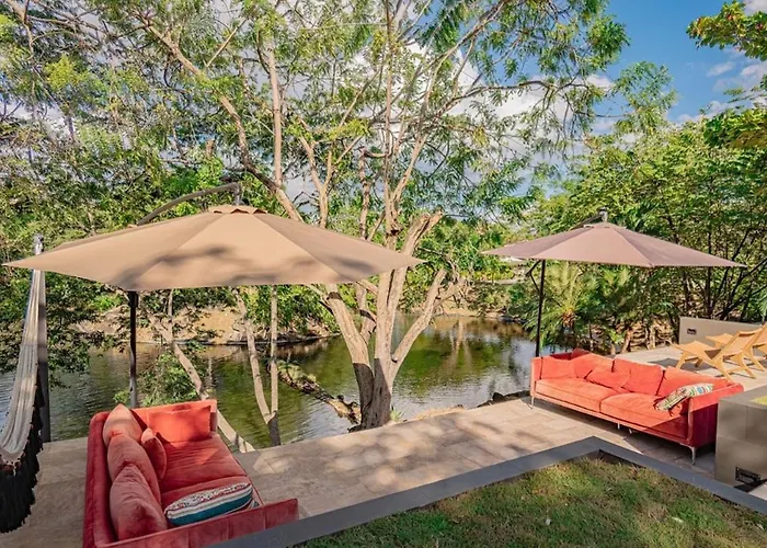 Villa Casa Miyali Lakefront With Infinity Pool *