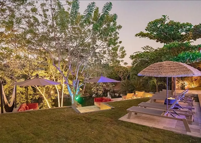 Villa Casa Miyali Lakefront With Infinity Pool *