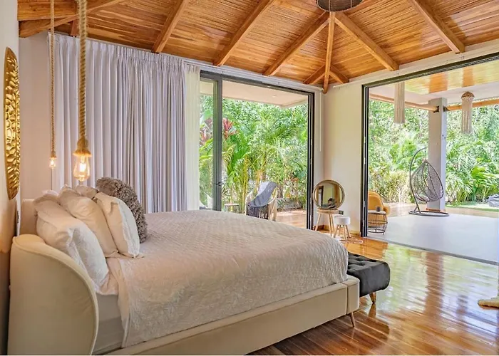 Villa Casa Miyali Lakefront With Infinity Pool *