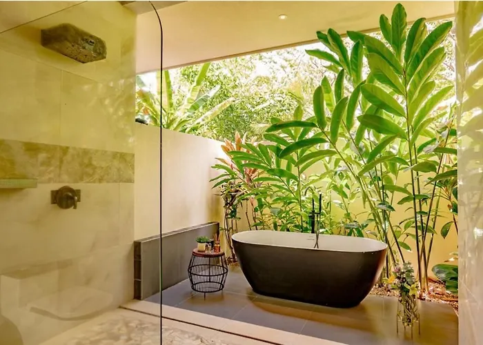 Casa Miyali Lakefront With Infinity Pool Villa Tamarindo