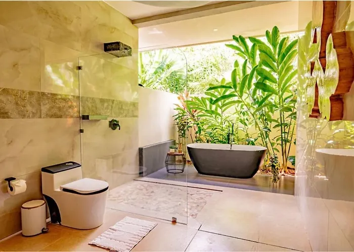 Villa Casa Miyali Lakefront With Infinity Pool