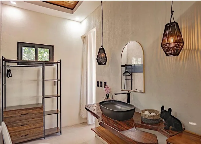 Casa Miyali Lakefront With Infinity Pool Villa *