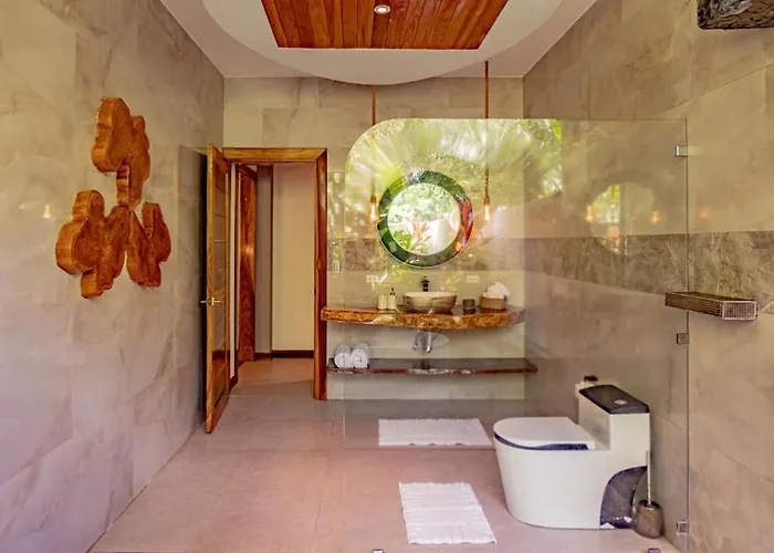 Villa Casa Miyali Lakefront With Infinity Pool Tamarindo