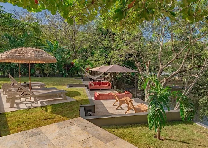 Casa Miyali Lakefront With Infinity Pool Villa