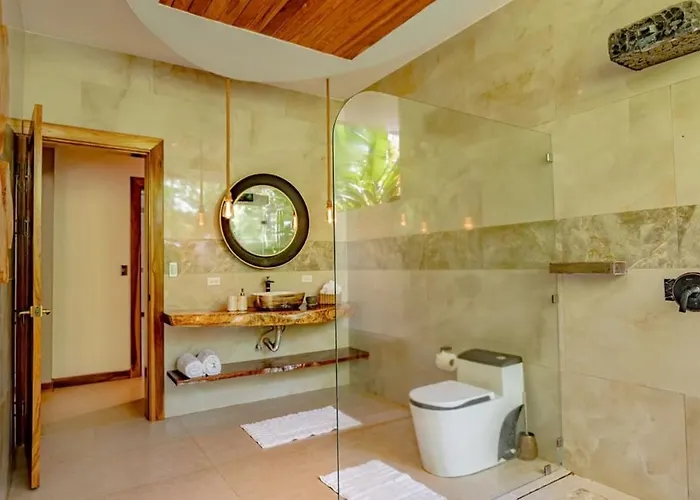 Casa Miyali Lakefront With Infinity Pool Tamarindo